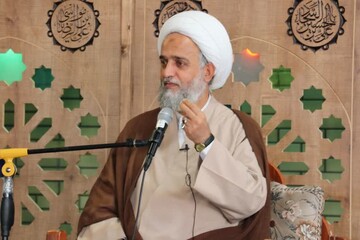 رعایت ضوابط مربوط به عفاف و حجاب در محیط‌های اداری مورد توجه قرار گیرد